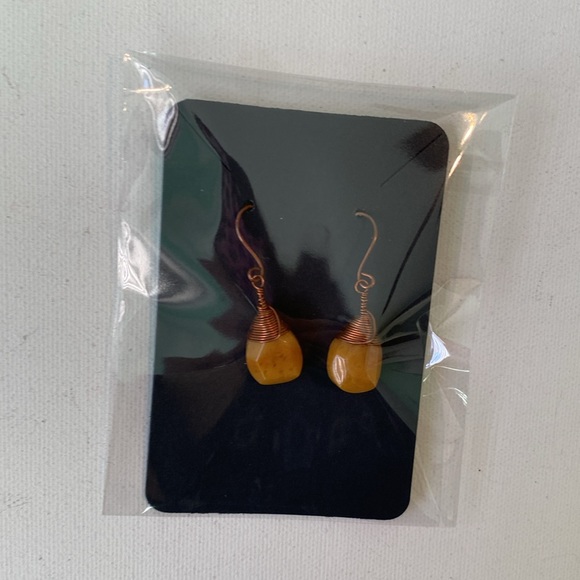 Handmade drop hook earrings jewelry in copper with orange stones - Picture 5 of 5